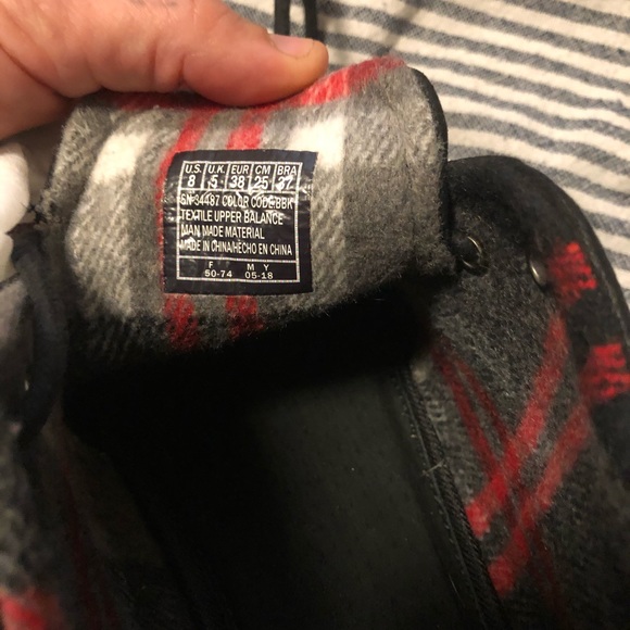 Women’s 8 Bob’s - Picture 3 of 3